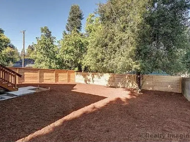 8227 N Hartman St — Photo 10