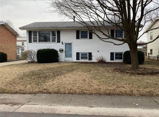 325 Southampton Dr, Decatur, IL 62526