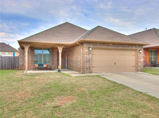 20755 Autumn Trl, Harrah, OK 73045