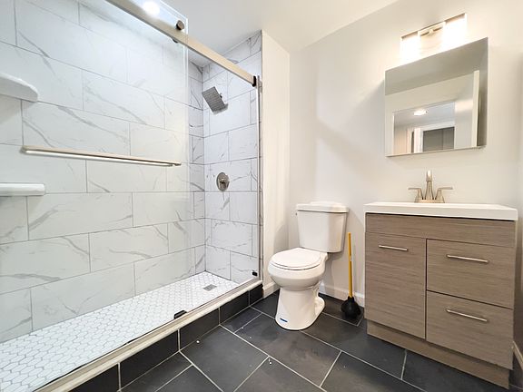 3rd image of 51 Queensberry St APT A