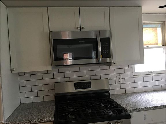 3rd image of 2059 Miramar Blvd