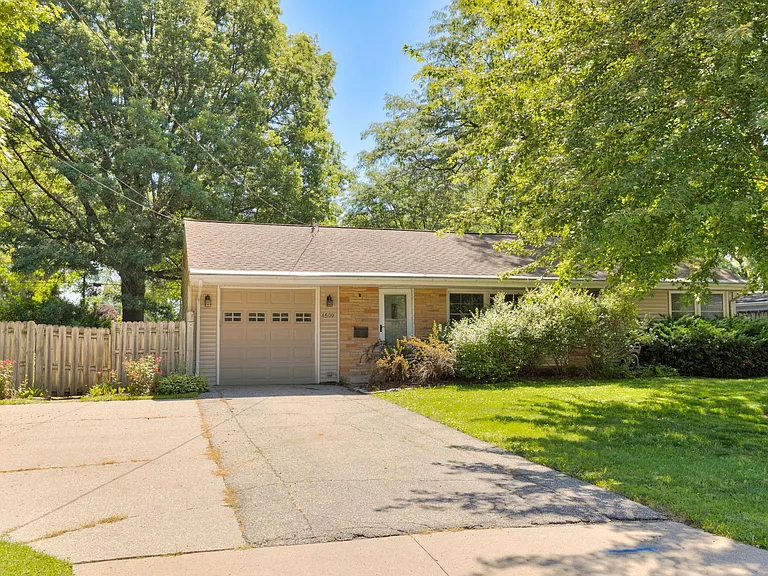 4509 Wakonda Pkwy — Photo 2