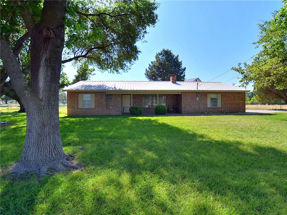 1st image of 101 Sprucewood Dr