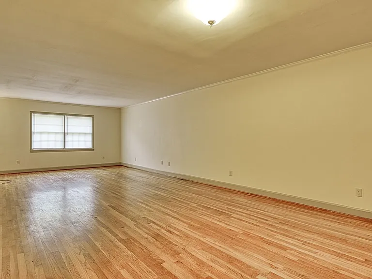 831 John B White Sr Blvd — Photo 28
