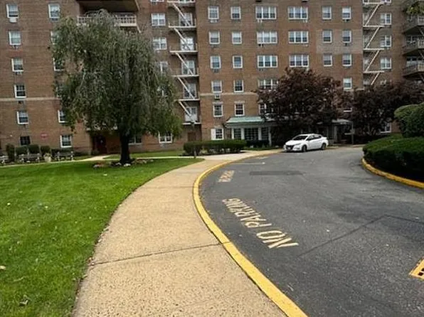 151-15 84th St Unit 5N, Howard Beach, NY 11414