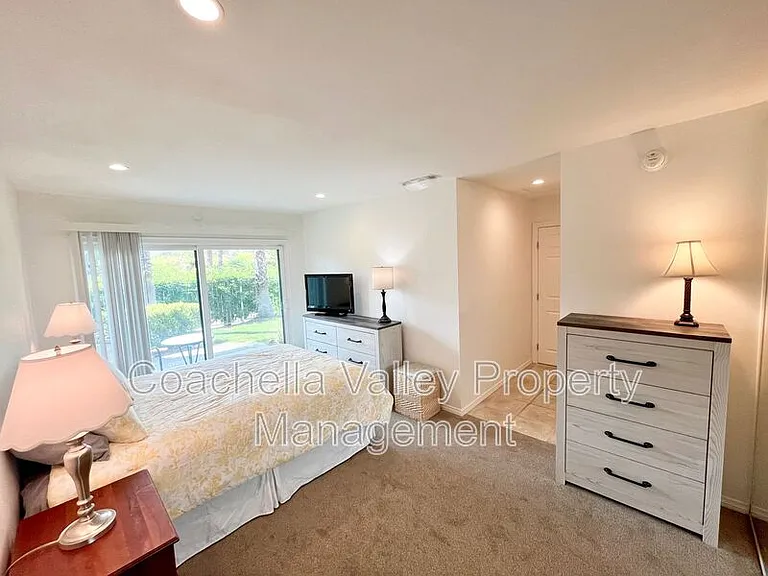 2010 Lawrence Crossley Rd #8 — Photo 17