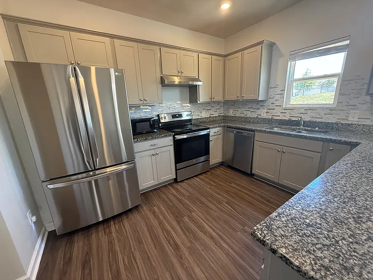 3909 Angel Hill Ln — Photo 10