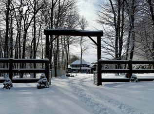 1081 E Mountain Road S, Cold Spring, NY 10516