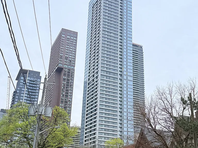 609 Sherbourne St #911 — Photo 1
