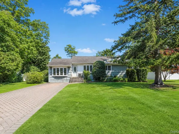 1 Dale Lane, Smithtown, NY 11787