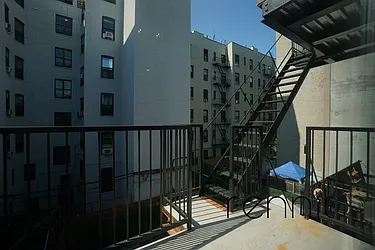 Rented by Rennit Inc.