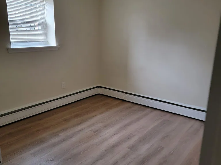 2000 Griffith St #11 — Photo 6