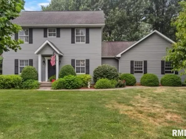 17863 Grand Oaks Dr, Petersburg, IL 62675