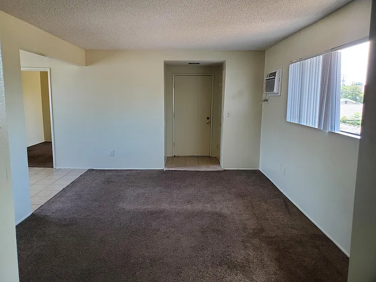 3213 W Cabot Dr #4 — Photo 7