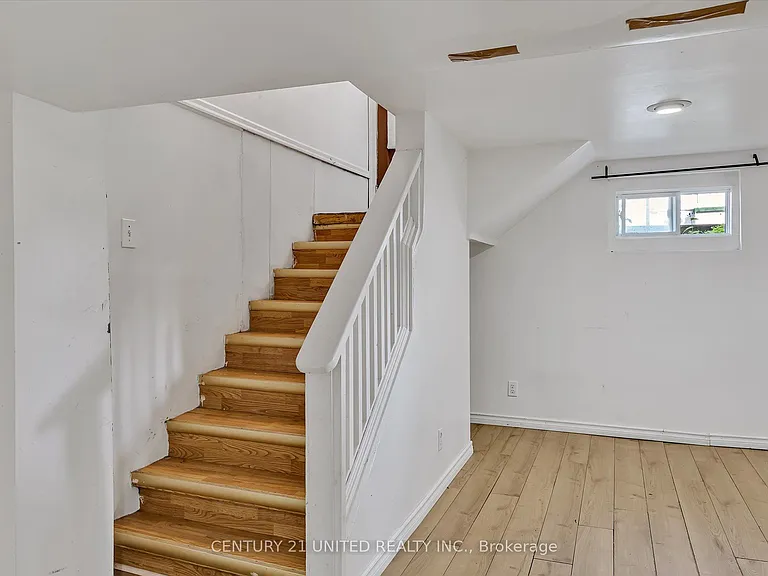 878 Chemong Rd — Photo 20