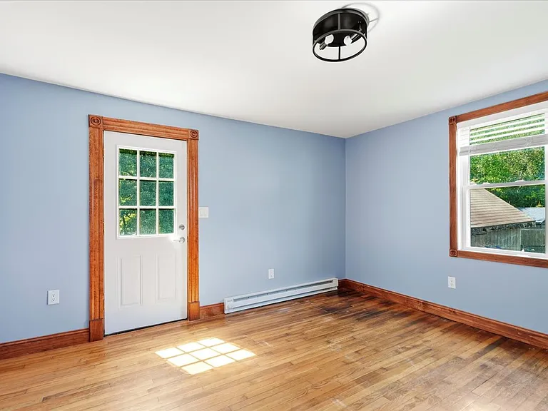 352 Beulah St #1 — Photo 12