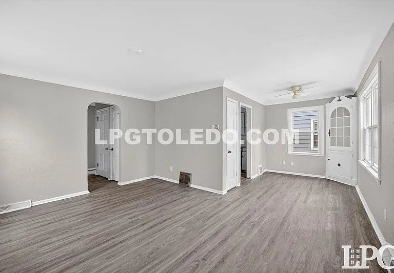 4406 Asbury Dr — Photo 7
