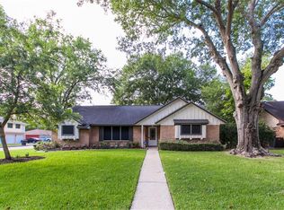 1603 Beachcomber Ln, Houston, TX 77062