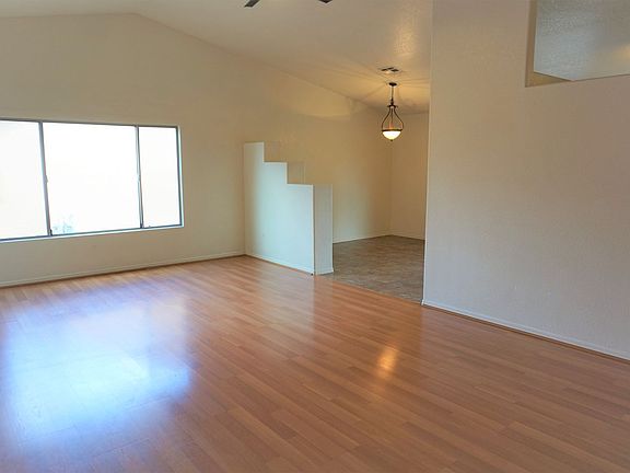 2nd image of 3546 Plaza De Lanza