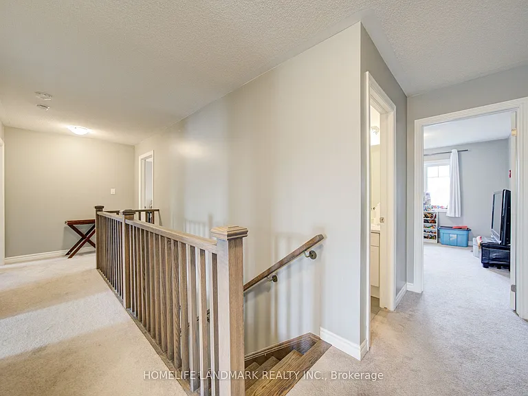 106 Barkerville Dr — Photo 29