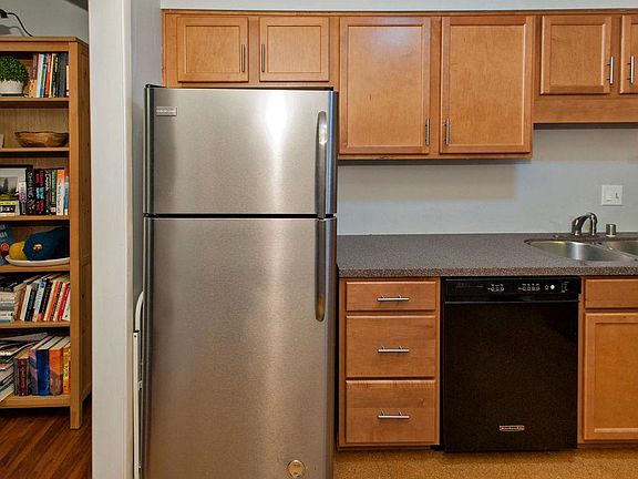 5th image of 1815 Gardiner Ln APT A13