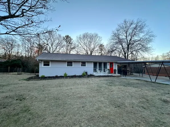 330 Circle Dr, Seneca, SC 29678