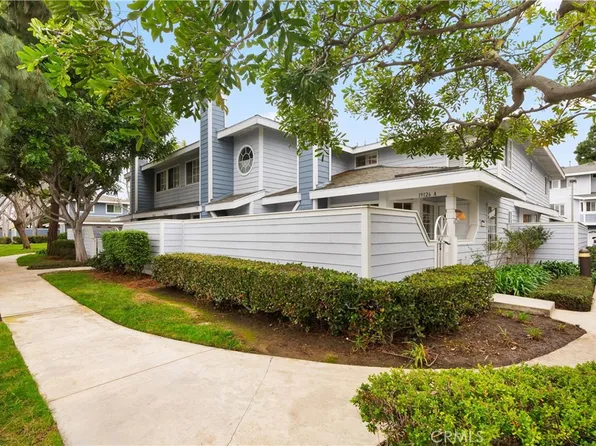 19126 Queensport Ln APT A, Huntington Beach, CA 92646