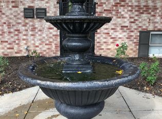 4410 Jarboe St APT 17, Kansas City, MO 64111