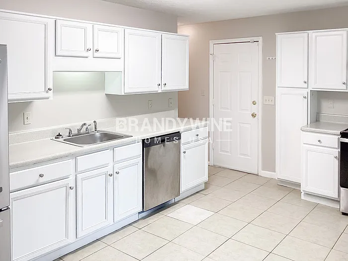 2586 Rainover Ct — Photo 9