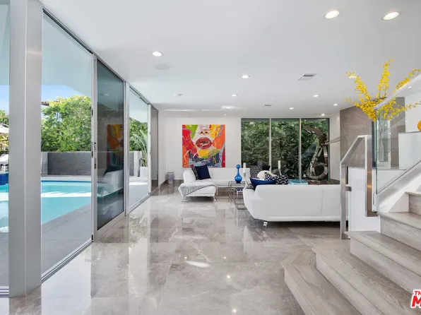 1250 Angelo Dr, Beverly Hills, CA 90210