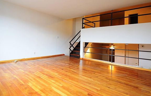 4th image of 175 Zoe St APT 3A