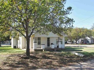 211 W Elm St, West, TX 76691