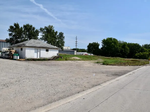 506 12th St, Sibley, IA 51249