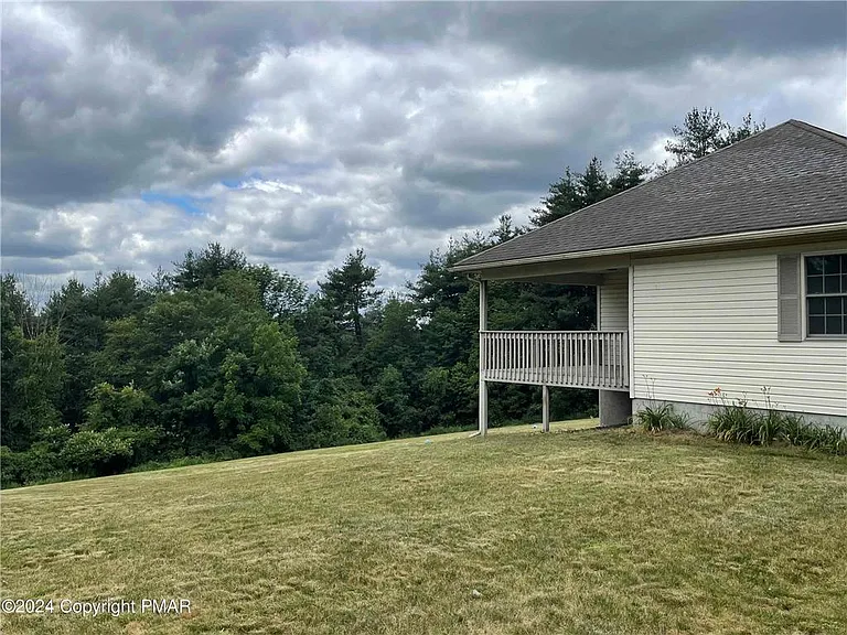 2403 Route 115 — Photo 15