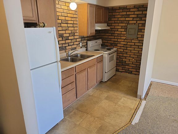 2nd image of 1700 Walnut St #4