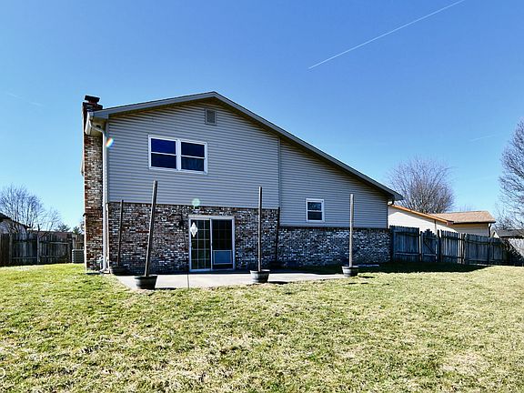 5th image of 4945 Royal Orbit Ct