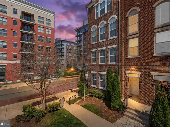 2932 Finsbury Pl Suite 110, Fairfax, VA 22031