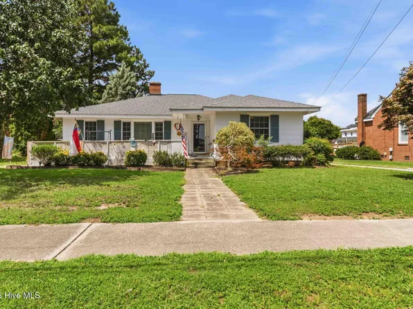 103 W Julian Avenue, Stantonsburg, NC 27883
