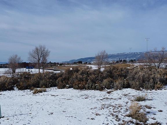 4th image of 740 SE Pinyon Street