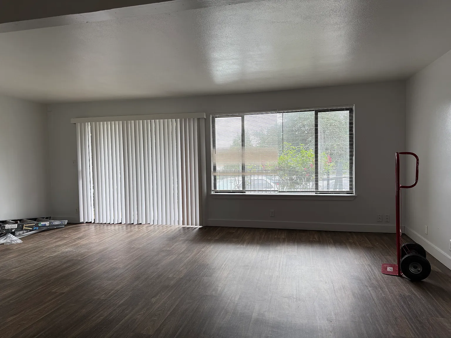 Dominique Apartments — Photo 3