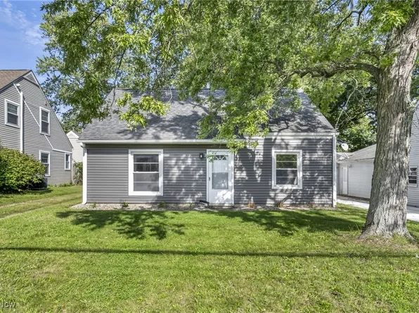 2069 Bailey Rd, Cuyahoga Falls, OH 44221