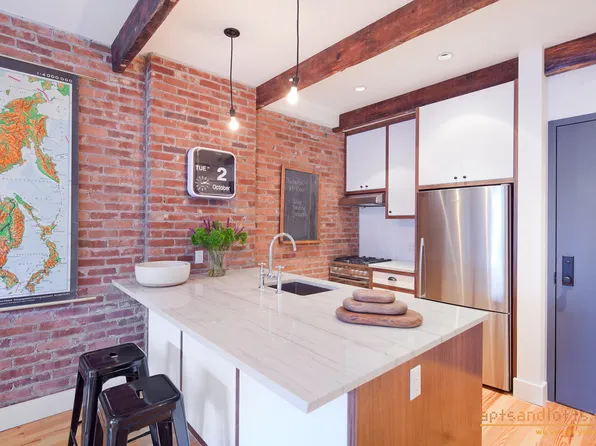 174 Jackson Street image 1 of 8