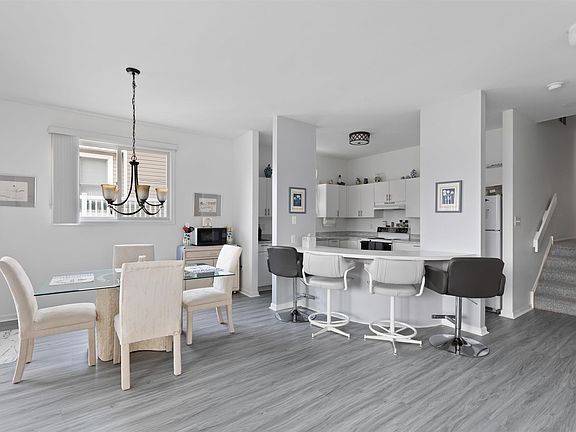 4th image of 2541 Haven Ave Unit A