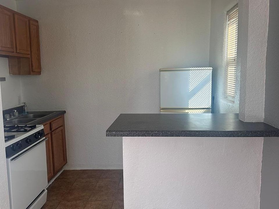 2nd image of 545 Cedar St SE APT 9