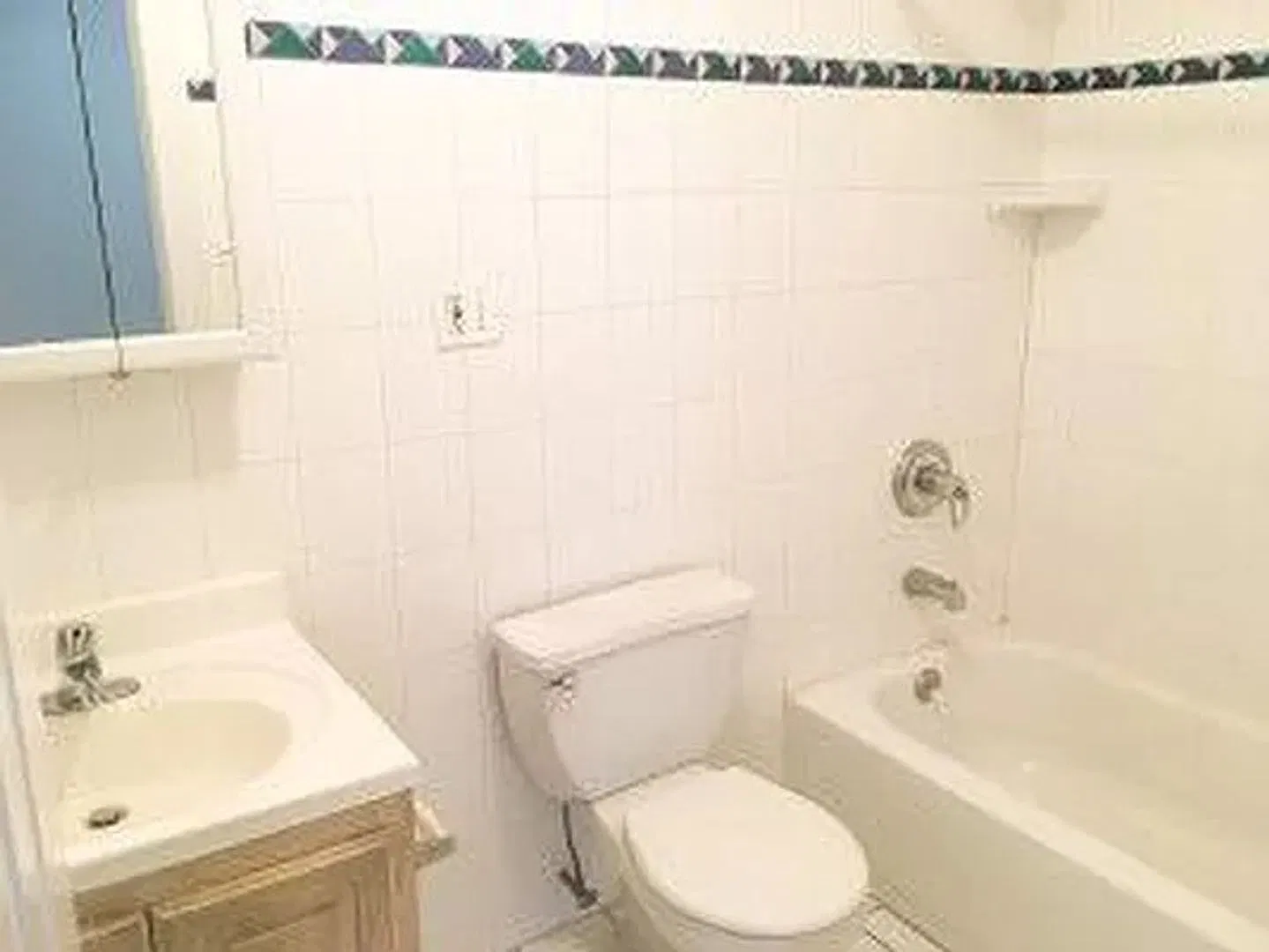 141-33 Pershing Crescent — Photo 3