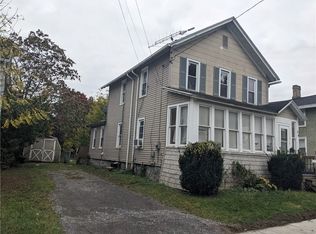 89 Phoenix St, Canandaigua, NY 14424