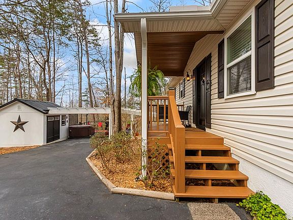 4th image of 441 Highland Rd