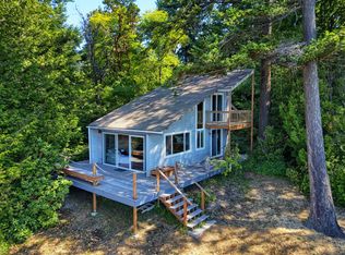 2790 S Camano Dr, Camano Island, WA 98282