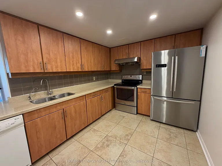 5444 Yonge St #206A — Photo 4