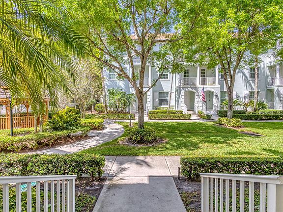 3rd image of 4320 Blowing Point Pl